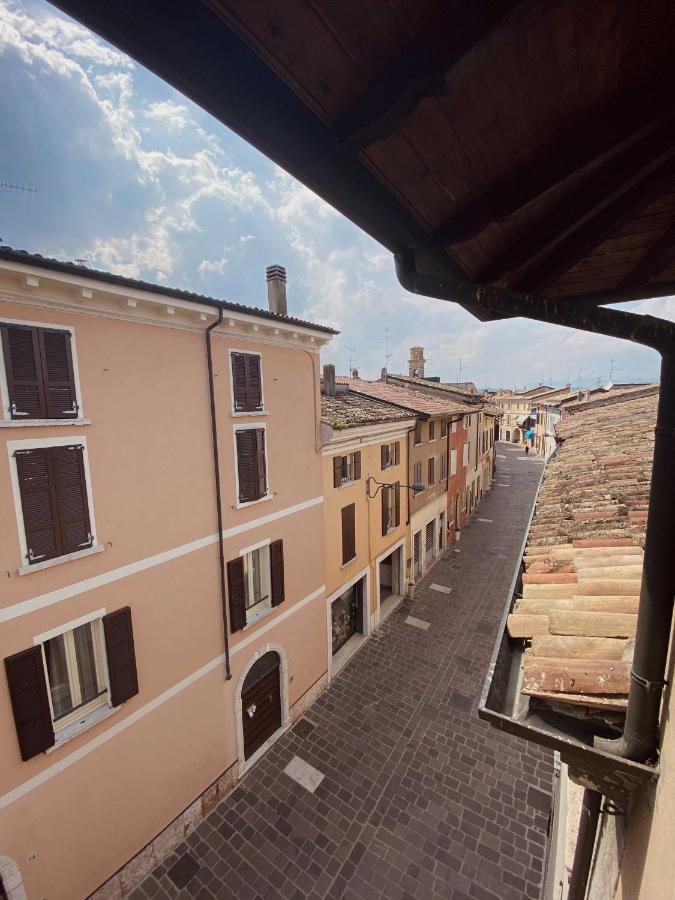 Ferienwohnung Antico Borgo Desenzano del Garda Exterior foto